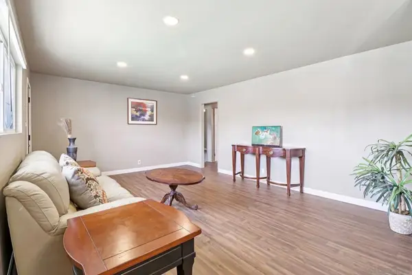 Address Withheld By Seller, San Diego, CA 92117