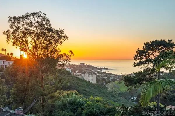 8080 La Jolla Scenic Dr N, La Jolla, CA 92037