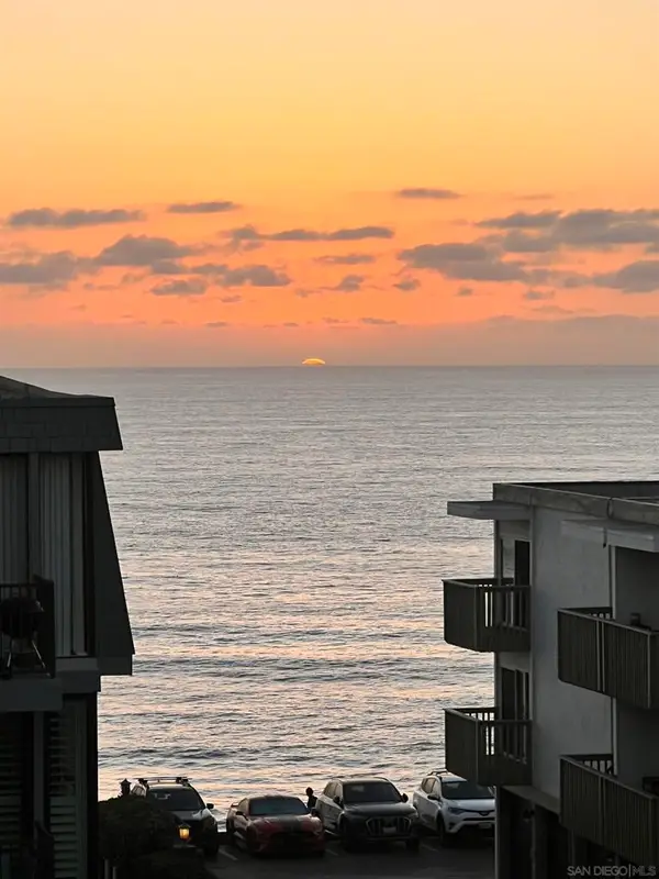 424 Stratford Ct #A25, Del Mar, CA 92014