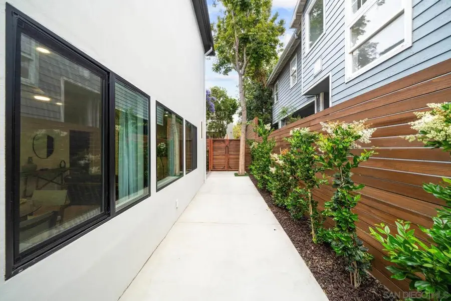 7372 Fay Ave, La Jolla, CA 92037 - #2