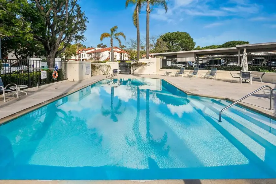 4070 Porte La Paz #16, San Diego, CA 92122 - Image #3