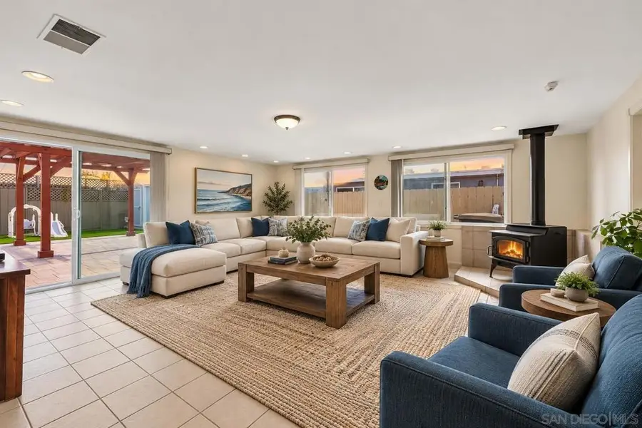 857 Holly Ave, Imperial Beach, CA 91932 - #2