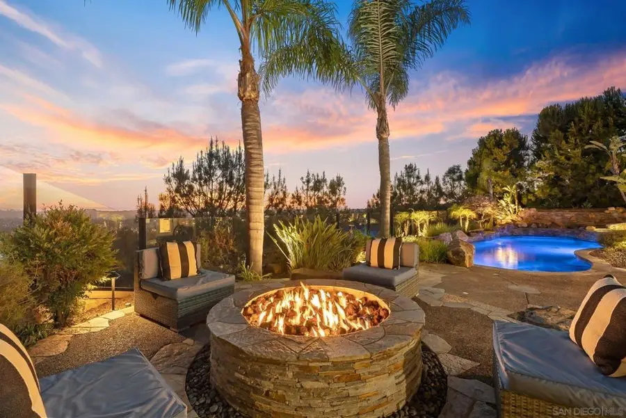 3562 Calle Palmito, Carlsbad, CA 92009 - #2