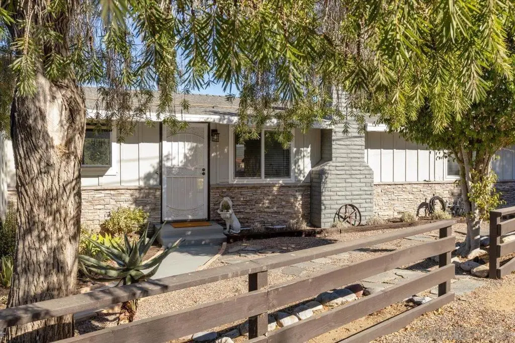 1840 Davis, Fallbrook, CA 92028 - #1