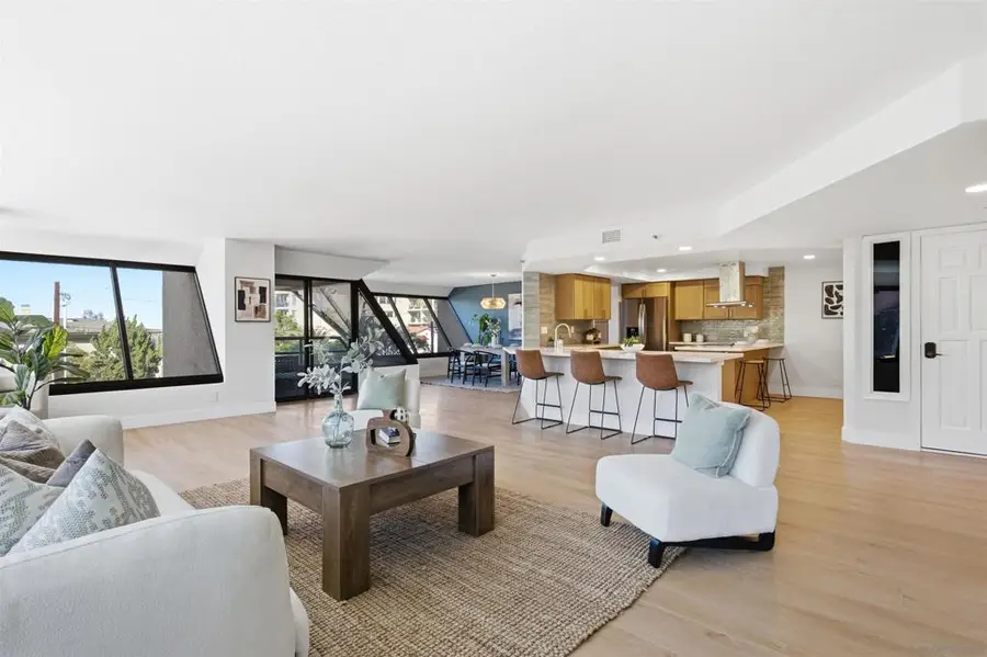 230 W Laurel #204, San Diego, CA 92101 - #2