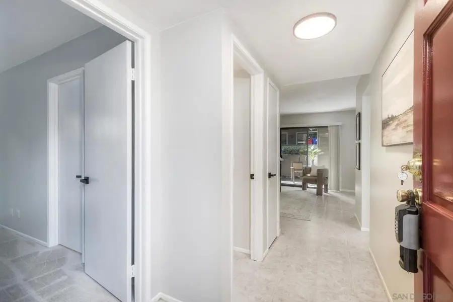 1087 Shadowridge Dr #107, Vista, CA 92081 - Image #2