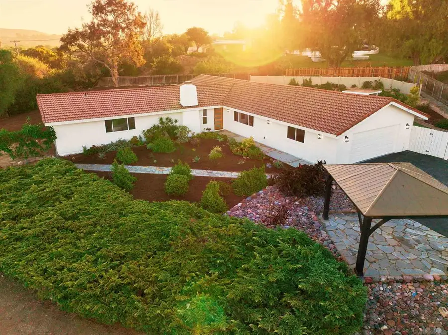 807 Poinsettia Ave, Vista, CA 92081 - Image #3