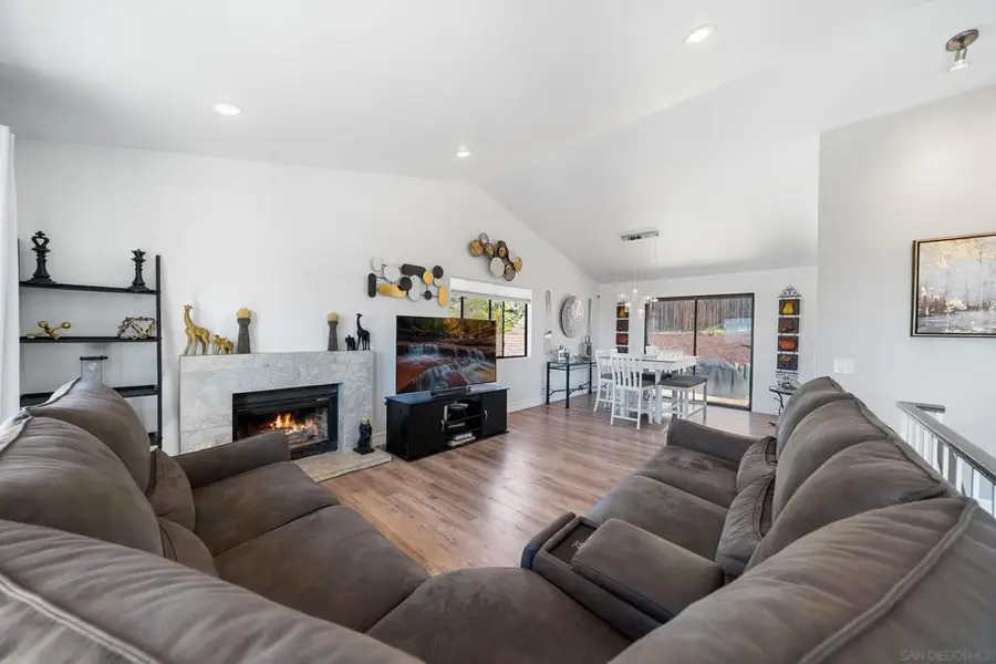 2041 Woodland Gln, Escondido, CA 92027 - #2