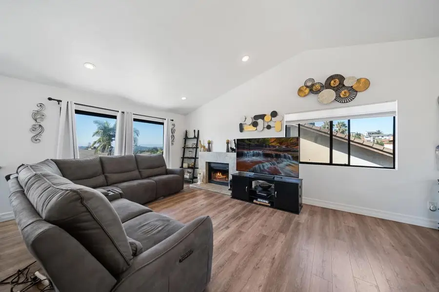 2041 Woodland Gln, Escondido, CA 92027 - #3