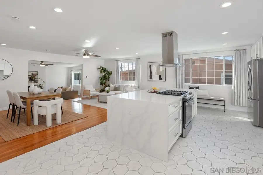 7541 Salizar St, San Diego, CA 92111 - Image #2