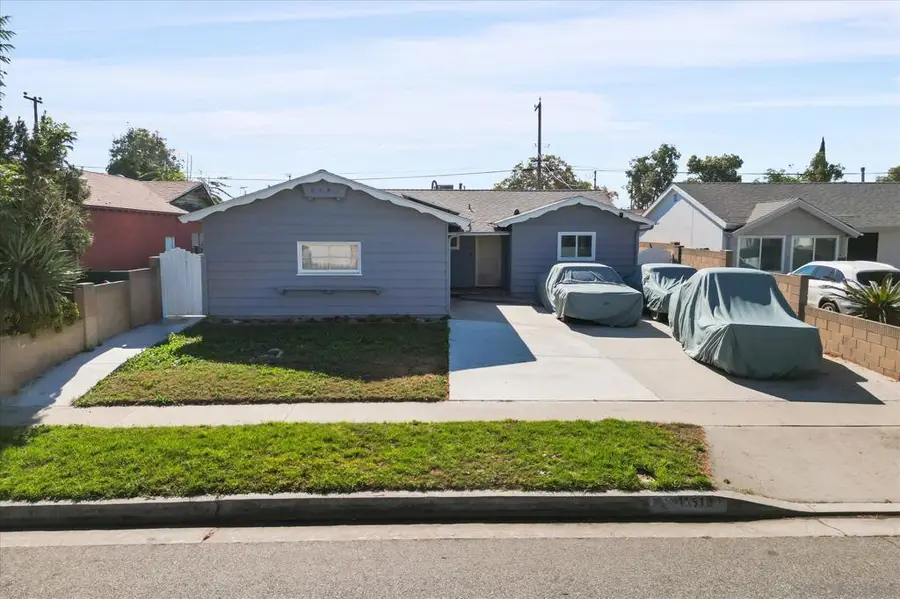 11518 205th St, Lakewood, CA 90715 - #2