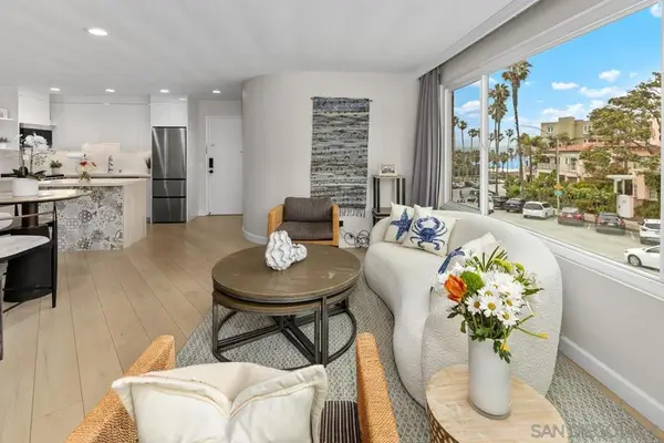 8040 Girard Ave #2, La Jolla, CA 92037