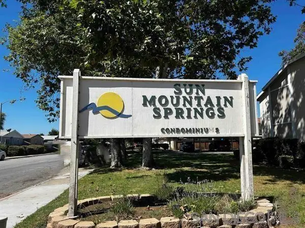 529 Sandalwood Pl #6, Escondido, CA 92027