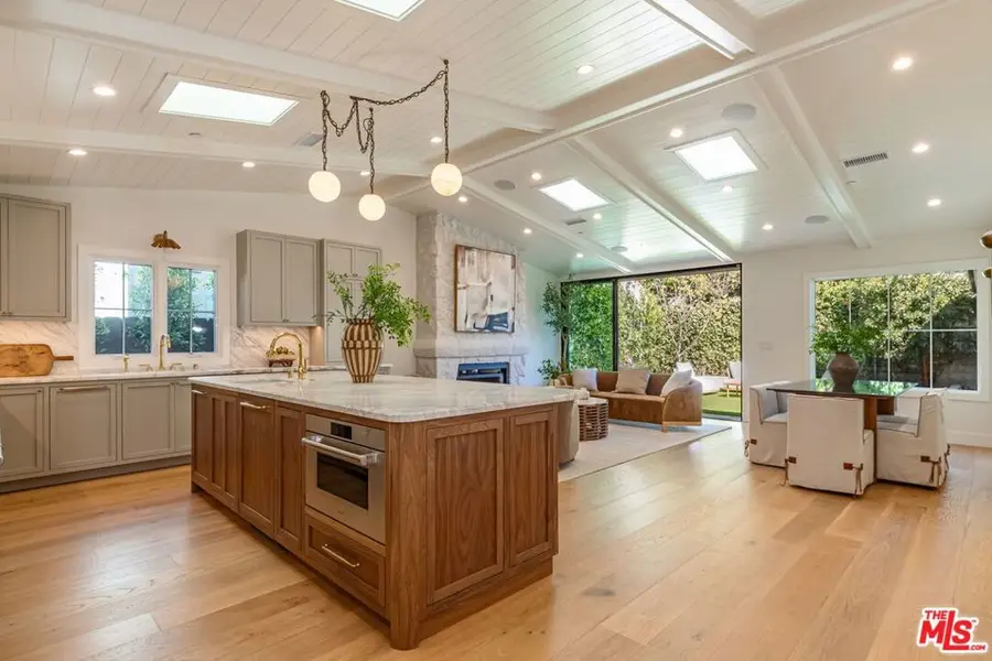 308 N Bowling Green Way, Los Angeles, CA 90049 - #3
