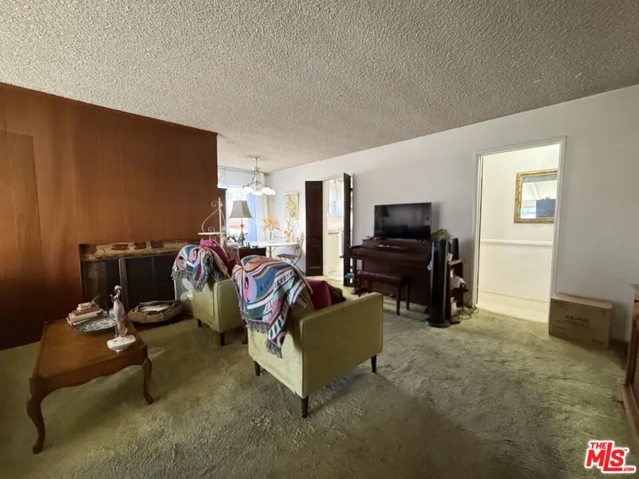 3810 S Dunsmuir Avenue, Los Angeles, CA 90008 - #3