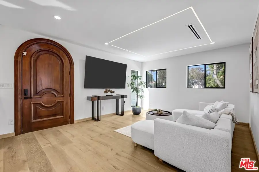 11404 Biona Drive, Los Angeles, CA 90066 - #3