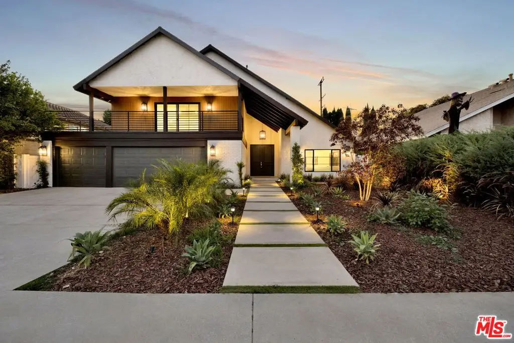 8815 Sari Avenue, Northridge, CA 91343 - #1