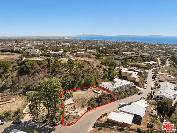 1140 Las Lomas Avenue, Pacific Palisades, CA 90272