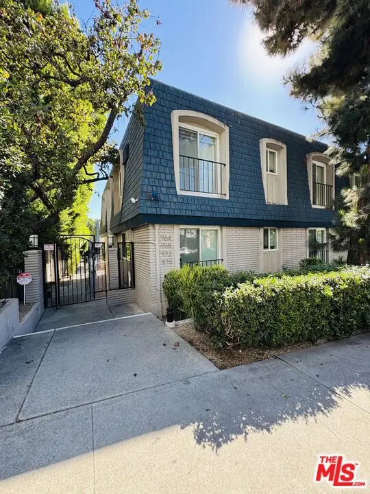 964 Larrabee Street #107, West Hollywood, CA 90069