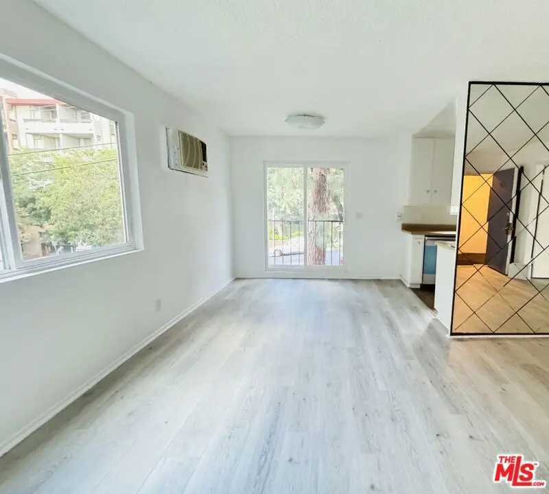 964 Larrabee Street #107, West Hollywood, CA 90069 - #2