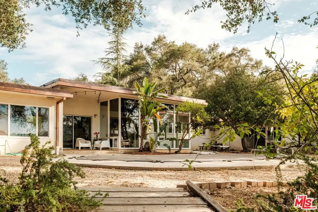 21269 Entrada Road, Topanga, CA 90290 - #1