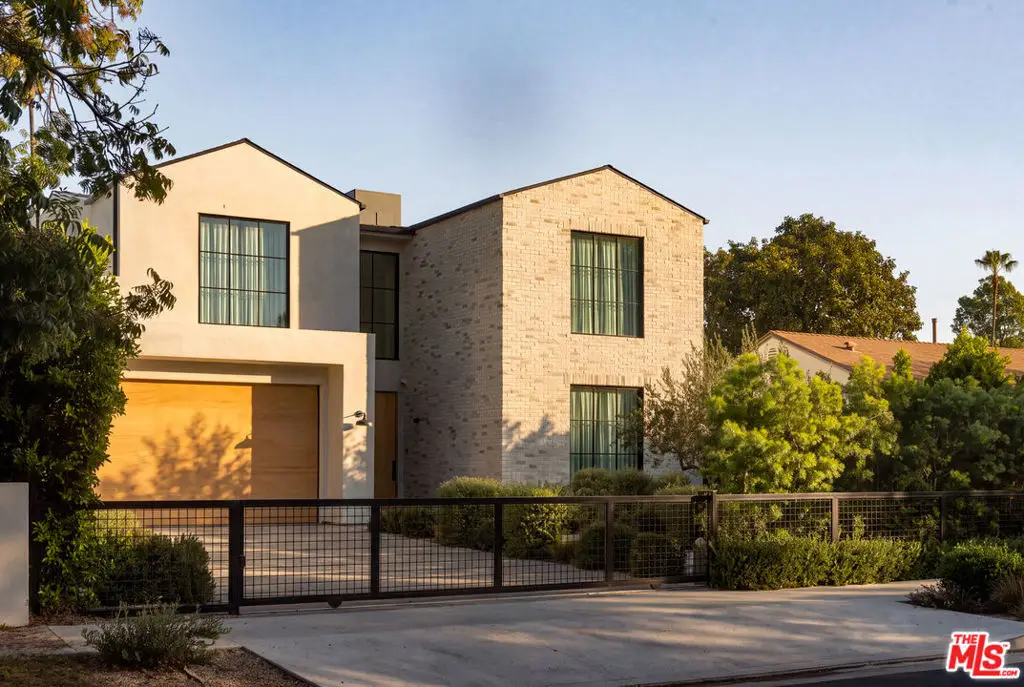 11621 Hesby Street, Valley Village, CA 91601 - #1