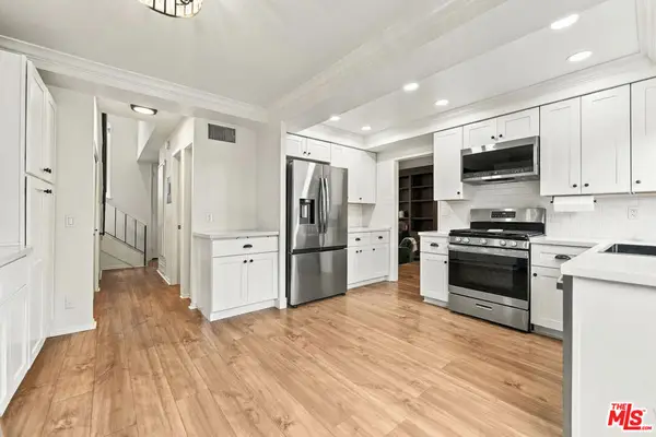 5658 Etiwanda Avenue #7, Tarzana, CA 91356