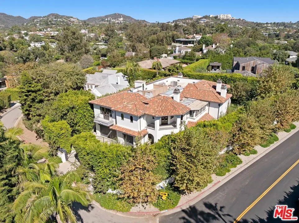 305 N Tigertail Road, Los Angeles, CA 90049 - #1