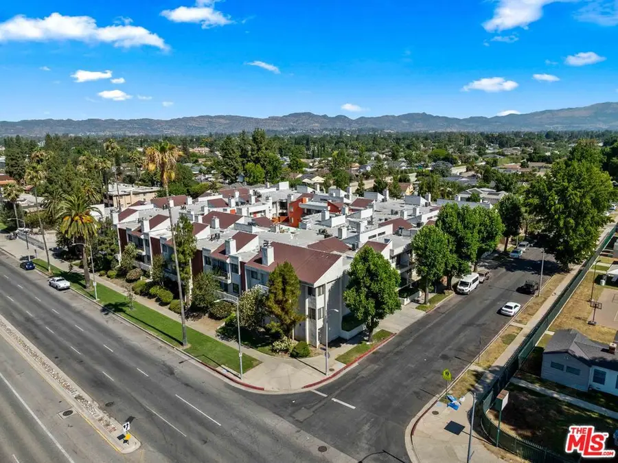 7211 Cozycroft Avenue #64, Canoga Park, CA 91306 - #2