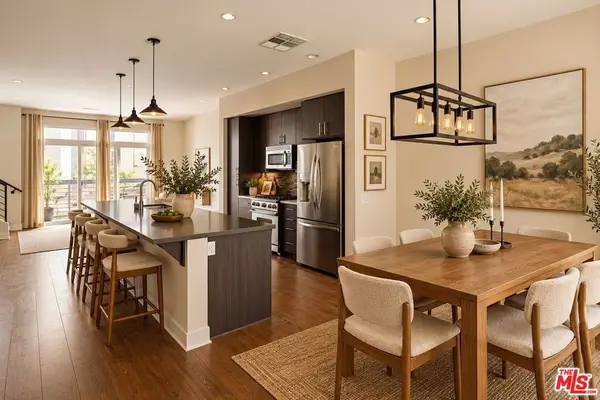 2753 Waverly Drive #1003, Los Angeles, CA 90039