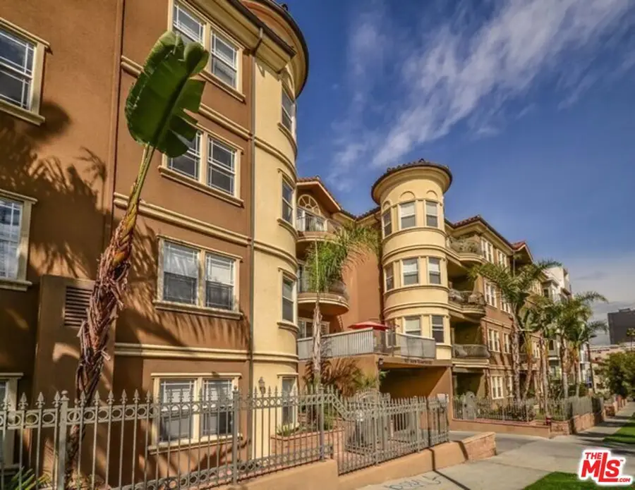 917 S New Hampshire Avenue #301, Los Angeles, CA 90006 - #2