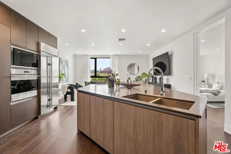 724 N Croft Avenue #301, Los Angeles, CA 90069 - #3