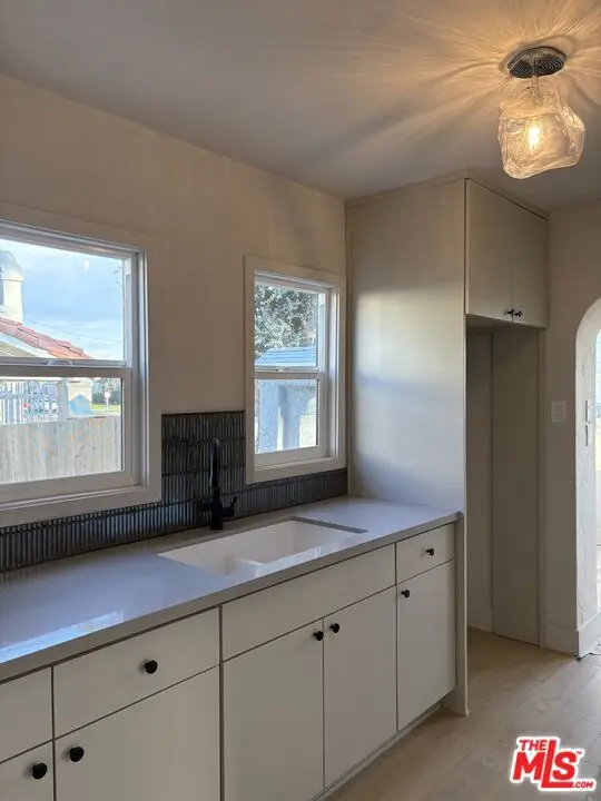 2211 W 79th Street, Inglewood, CA 90305