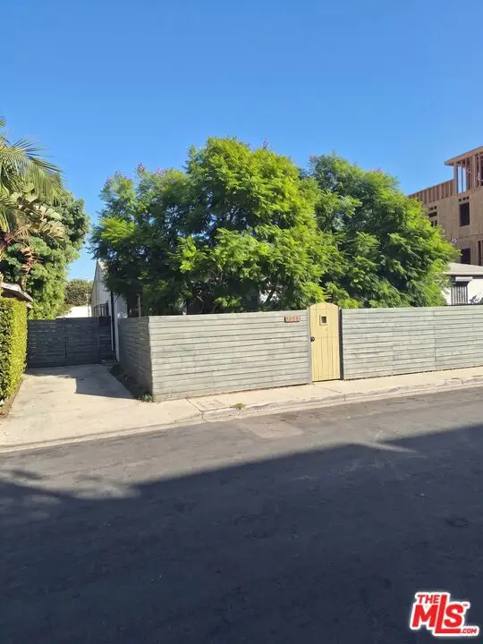 2230 S Ridgeley Drive, Los Angeles, CA 90016 - #2