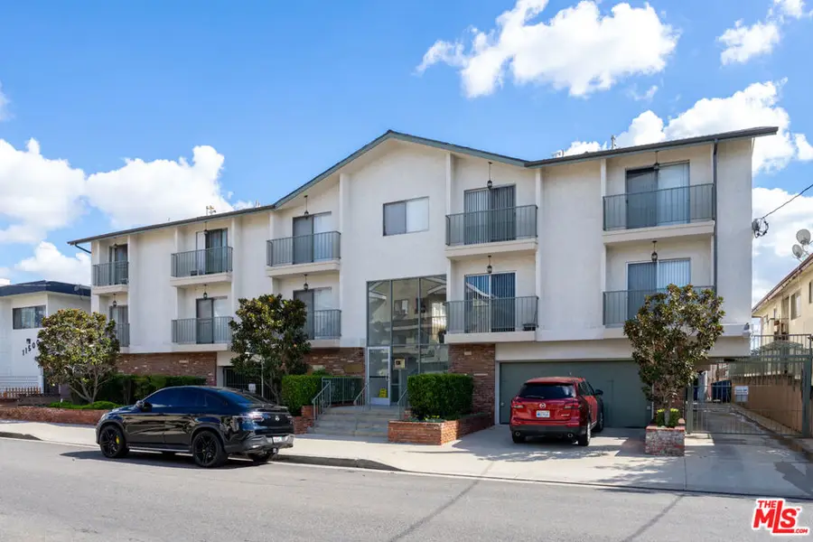 11520 Menlo Avenue, Hawthorne, CA 90250 - #2