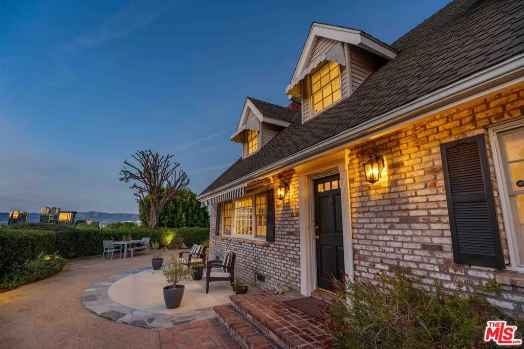 5365 Campo Road, Woodland Hills, CA 91364 - #1