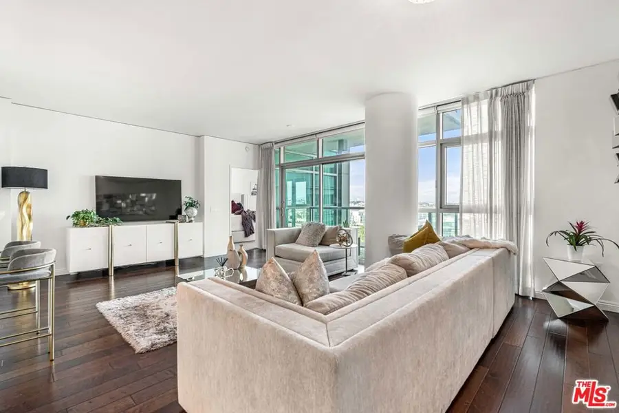 13650 Marina Pointe Drive #1009, Marina Del Rey, CA 90292 - Image #3