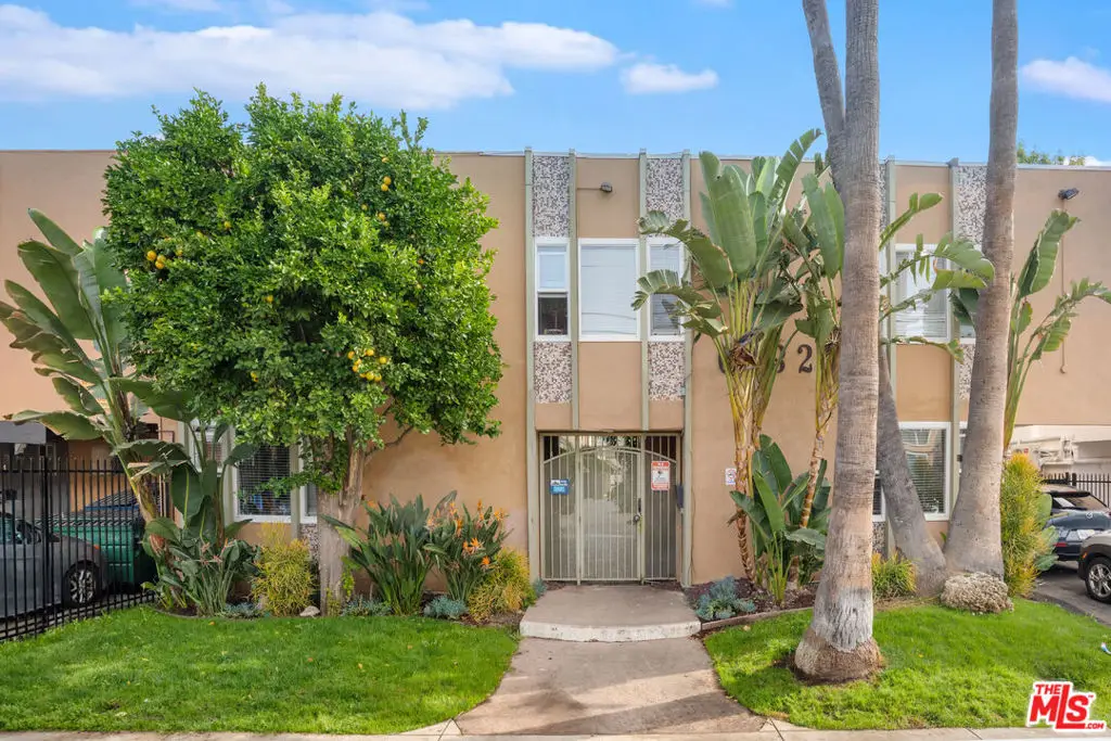 6632 Darby Avenue, Reseda, CA 91335 - Image #1