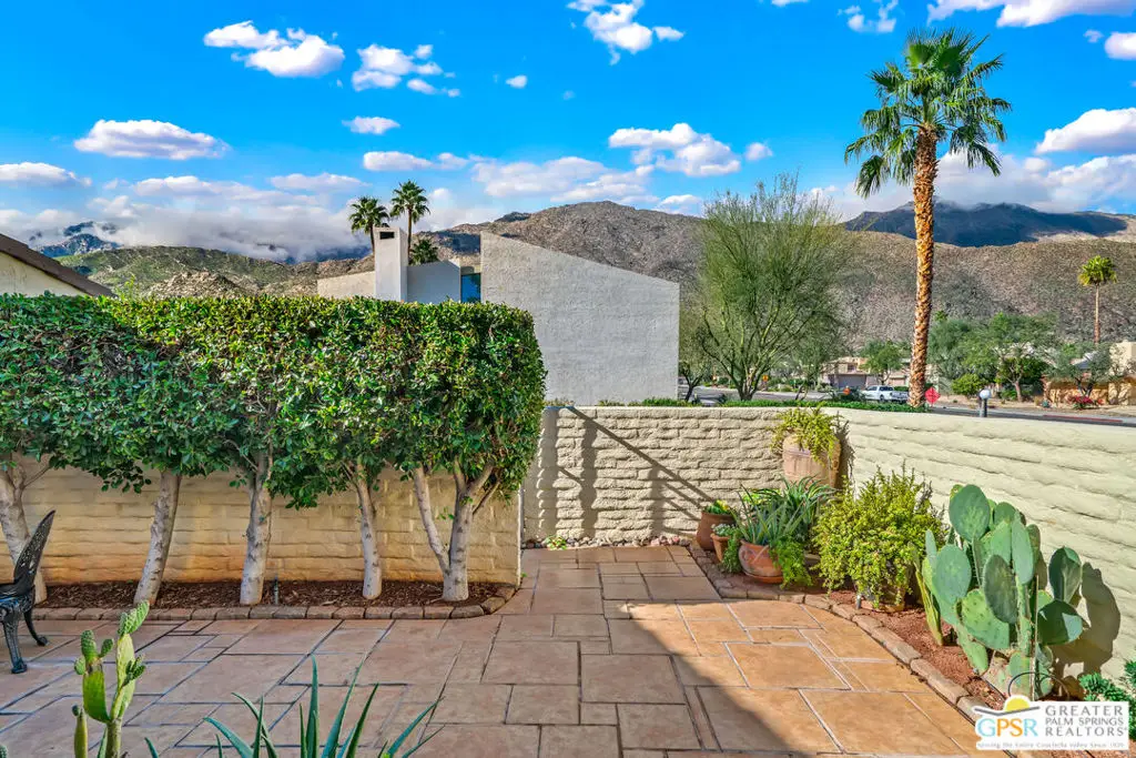 2102 S Via Mazatlan, Palm Springs, CA 92264 - Image #1