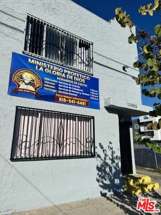 10825 Magnolia Boulevard, North Hollywood, CA 91601