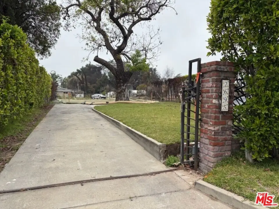 2695 Olive Avenue, Altadena, CA 91001 - #1