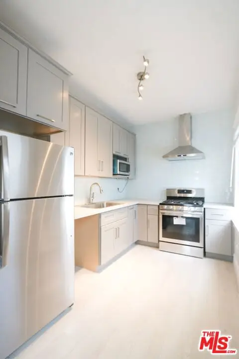 328 W 8th Street, Long Beach, CA 90813 - Image #3