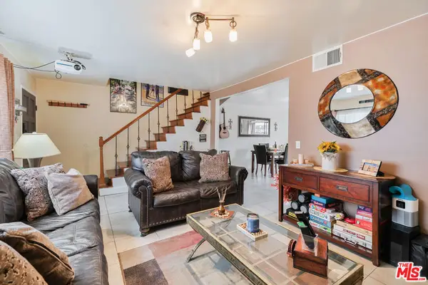 10817 Whipple Street #6, Studio City, CA 91602