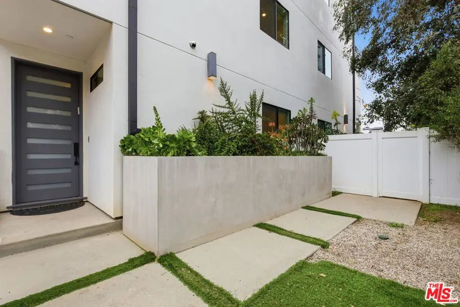 13822 Oxnard Street, Van Nuys, CA 91401 - #2