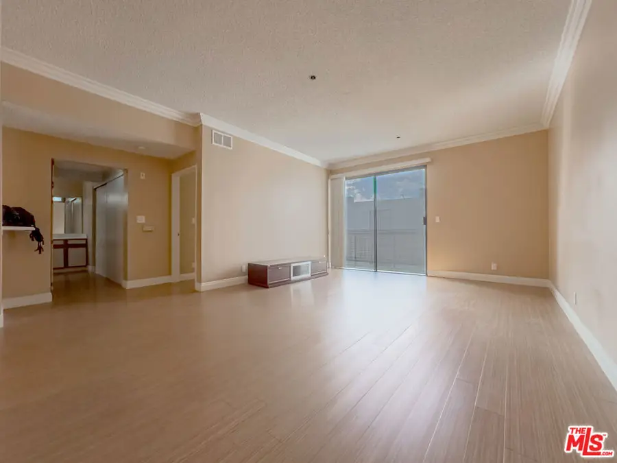533 S St Andrews Place #416, Los Angeles, CA 90020 - Image #3