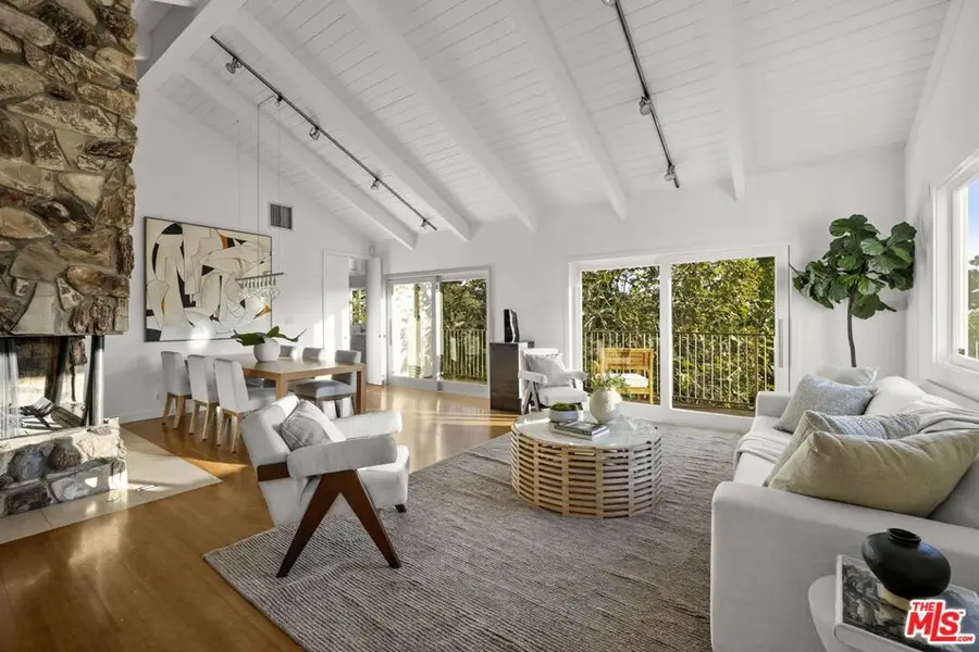 2745 La Cuesta Drive, Los Angeles, CA 90046 - Image #2