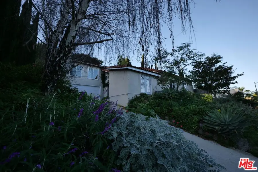 11282 Dona Lola Drive, Studio City, CA 91604 - #2