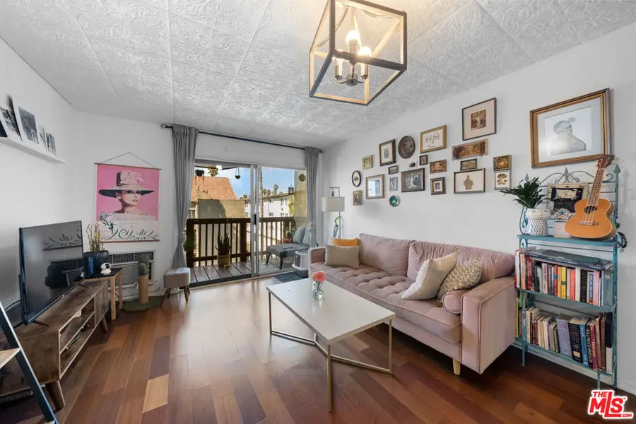 525 S Ardmore Avenue #320, Los Angeles, CA 90020 - Image #2