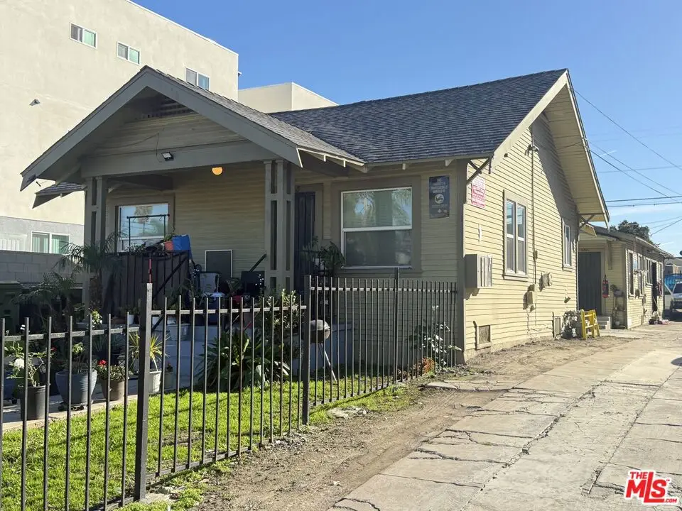 528 W 75th Street, Los Angeles, CA 90044 - Image #1