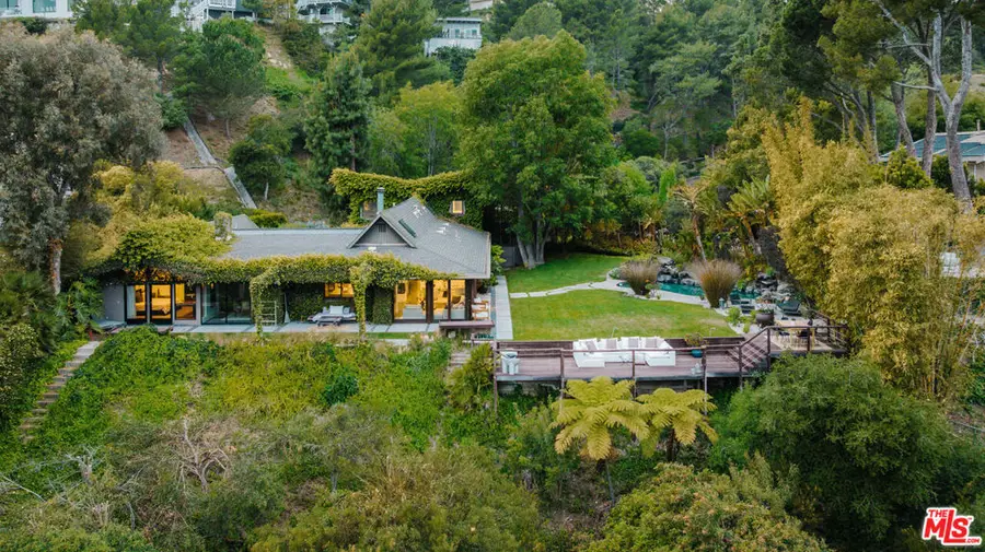 2220 Banyan Drive, Los Angeles, CA 90049 - #2